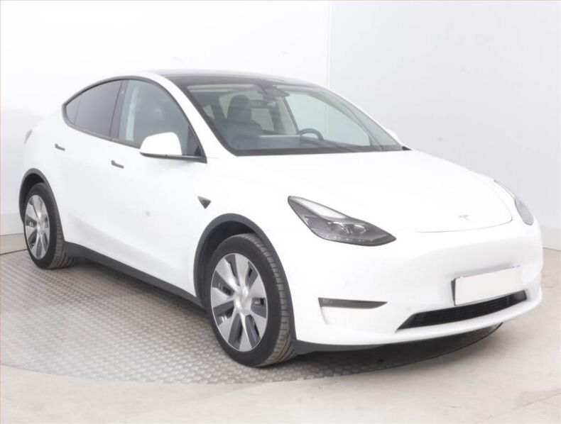 Tesla Model Y - hlavní foto