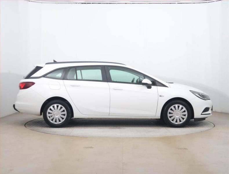 Opel Astra - hlavní fotka