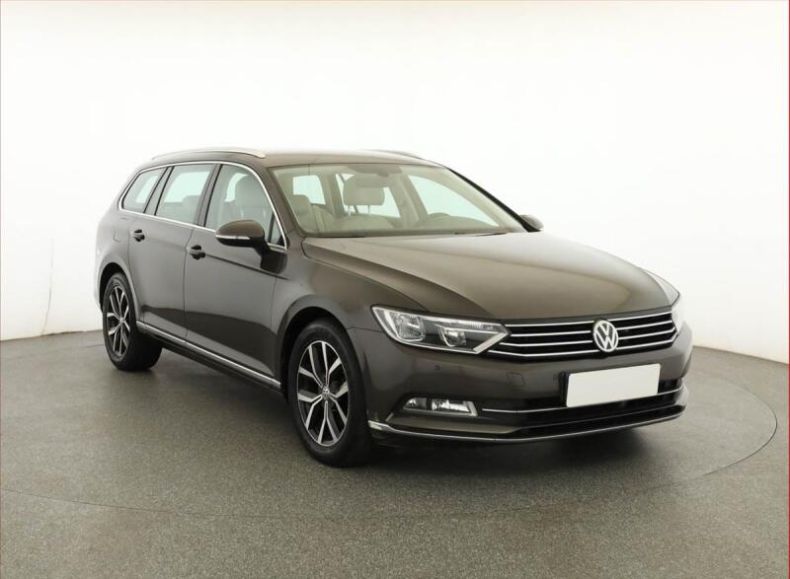 Volkswagen Passat - hlavní foto