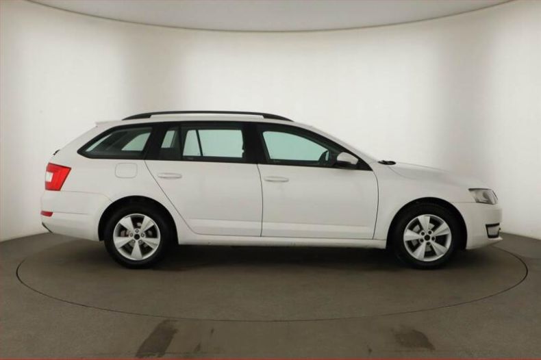 Škoda Octavia - hlavní fotka