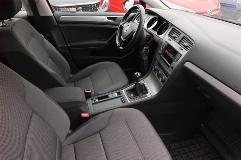 Volkswagen Golf - hlavní fotka