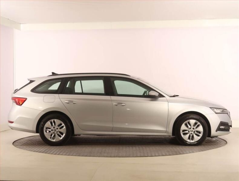 Škoda Octavia - hlavní fotka