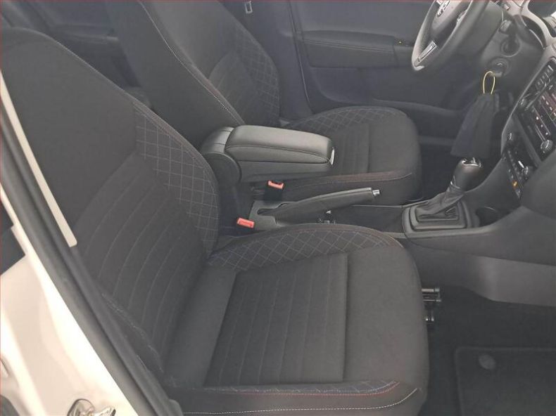 Škoda Rapid - hlavní fotka
