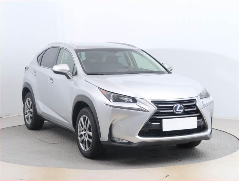 Lexus NX 300h - hlavní foto
