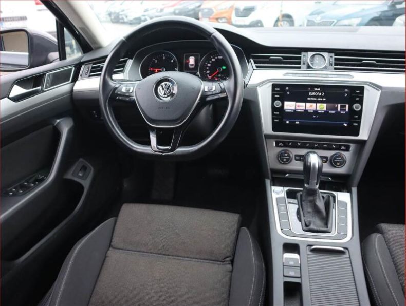 Volkswagen Passat - hlavní fotka