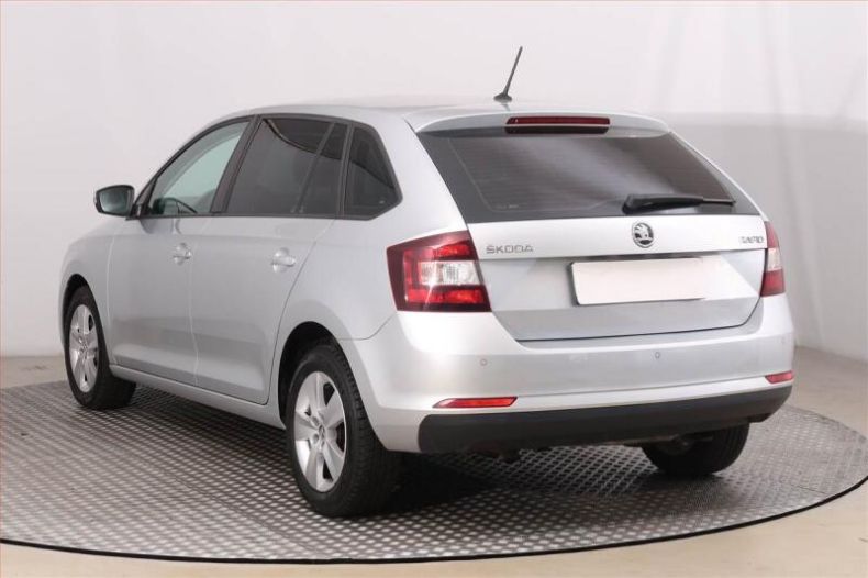 Škoda Rapid - hlavní fotka