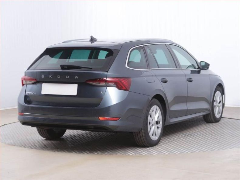 Škoda Octavia - hlavní fotka
