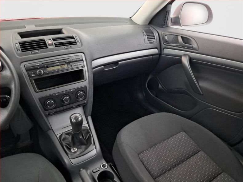 Škoda Octavia - hlavní fotka