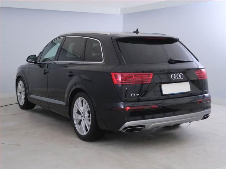 Audi Q7 - hlavní fotka