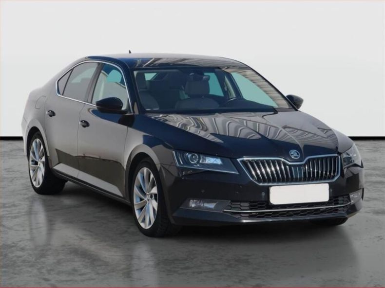 Škoda Superb - hlavní foto