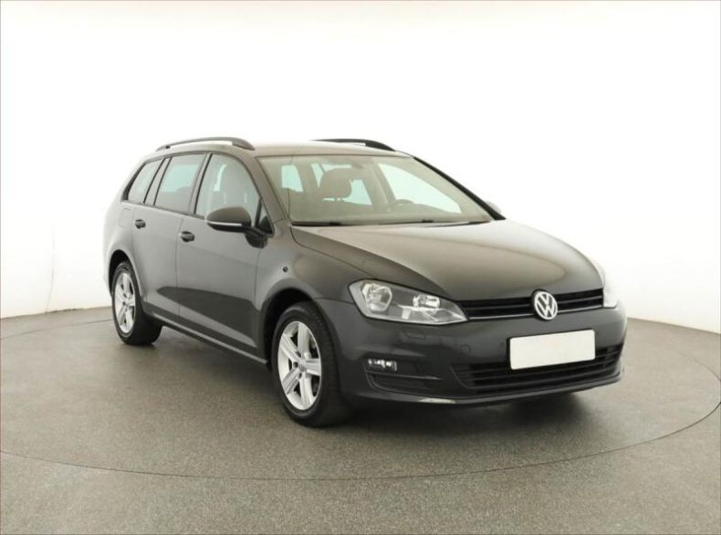 Volkswagen Golf - hlavní foto