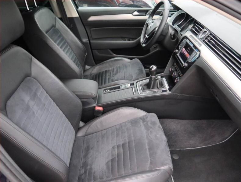 Volkswagen Passat - hlavní fotka