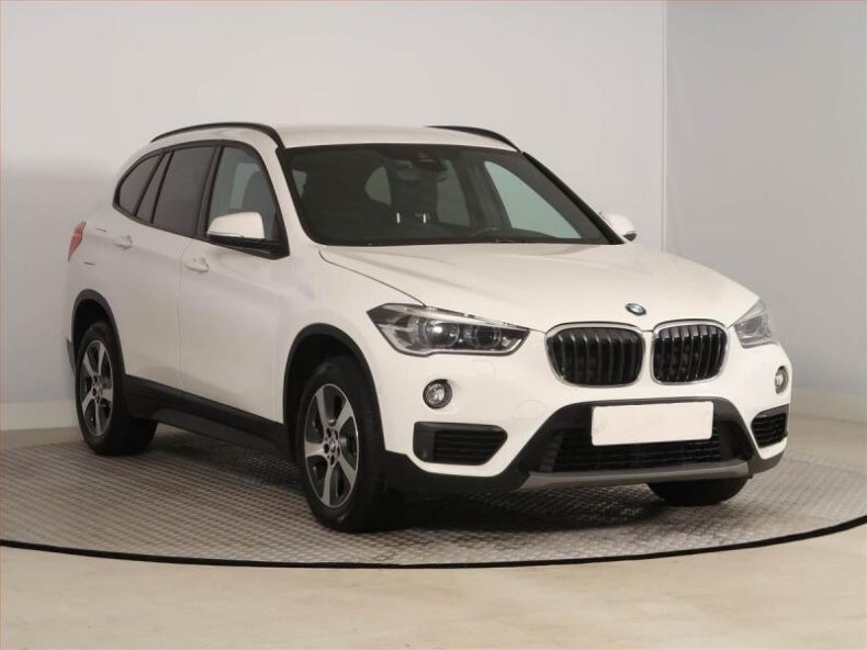 BMW X1 - hlavní foto