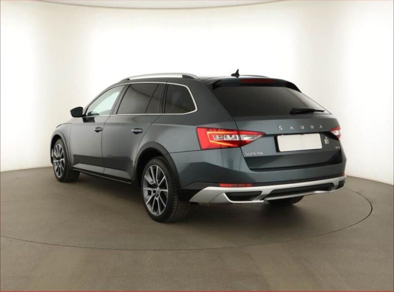 Škoda Superb - hlavní fotka