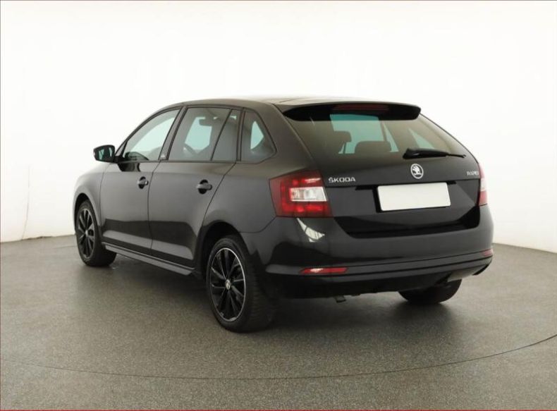 Škoda Rapid - hlavní fotka