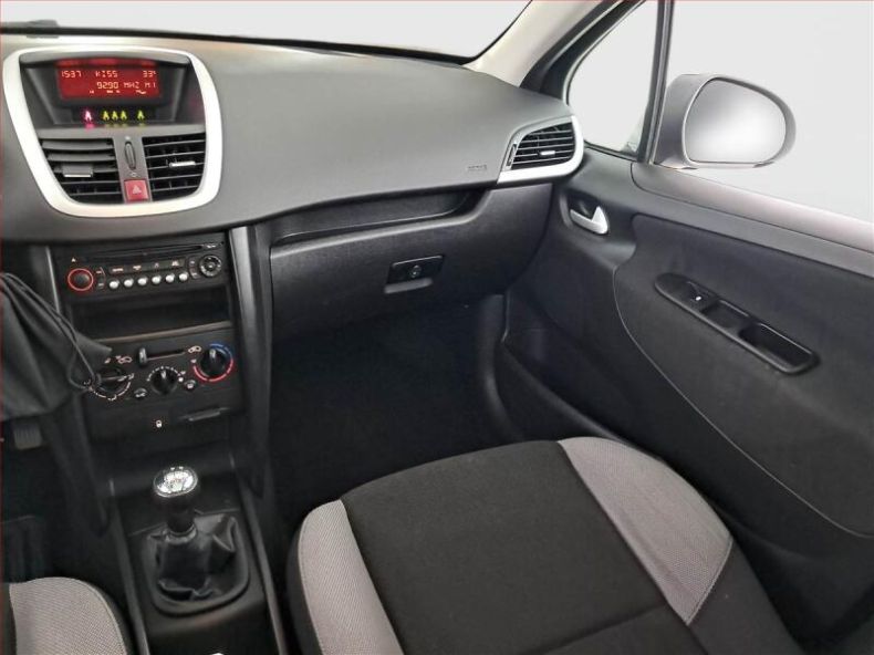 Peugeot 207 - hlavní fotka