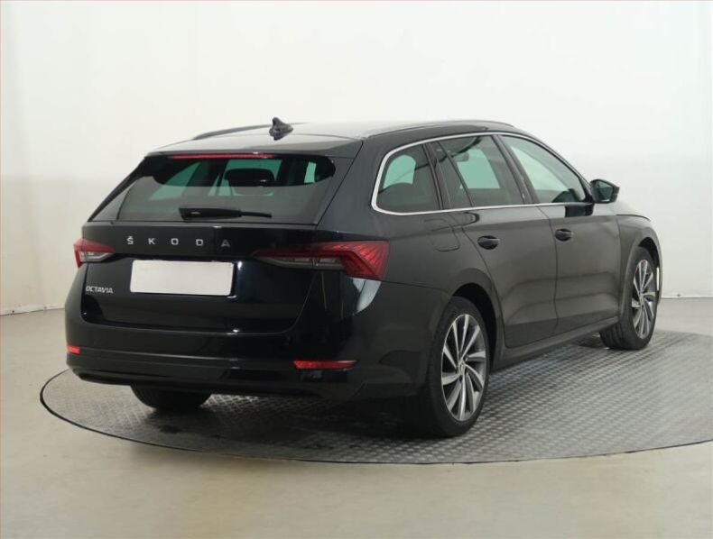 Škoda Octavia - hlavní fotka