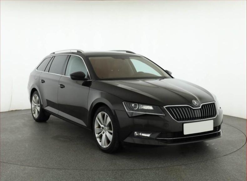 Škoda Superb - hlavní foto