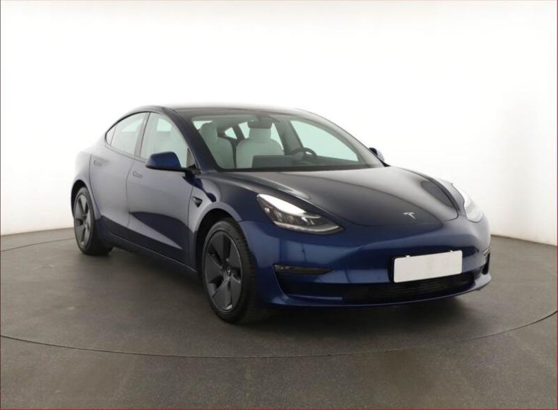 Tesla Model 3 - hlavní fotka