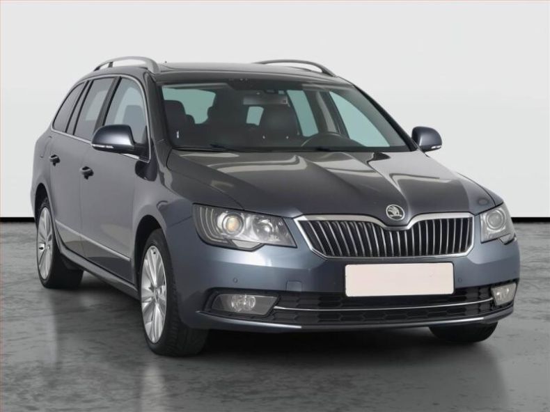 Škoda Superb - hlavní foto