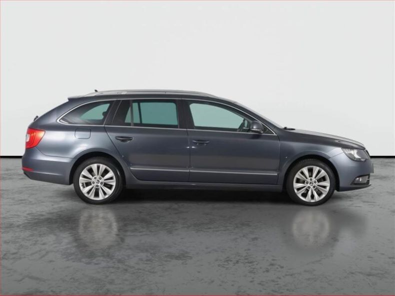 Škoda Superb - hlavní fotka