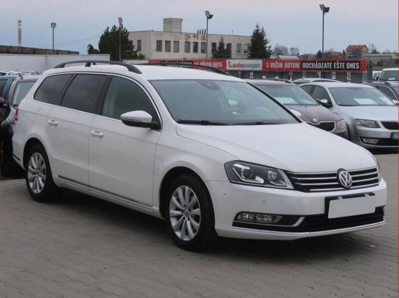 Volkswagen Passat - hlavní fotka inzerátu