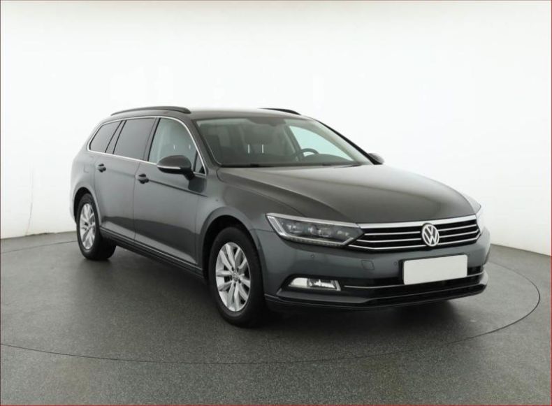 Volkswagen Passat - hlavní foto