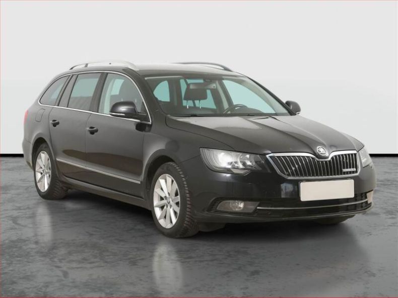 Škoda Superb - hlavní foto