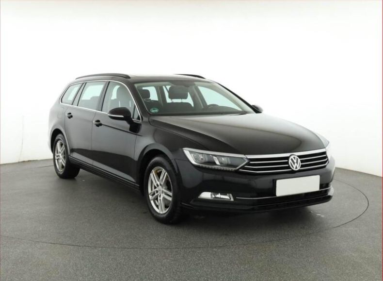 Volkswagen Passat - hlavní foto