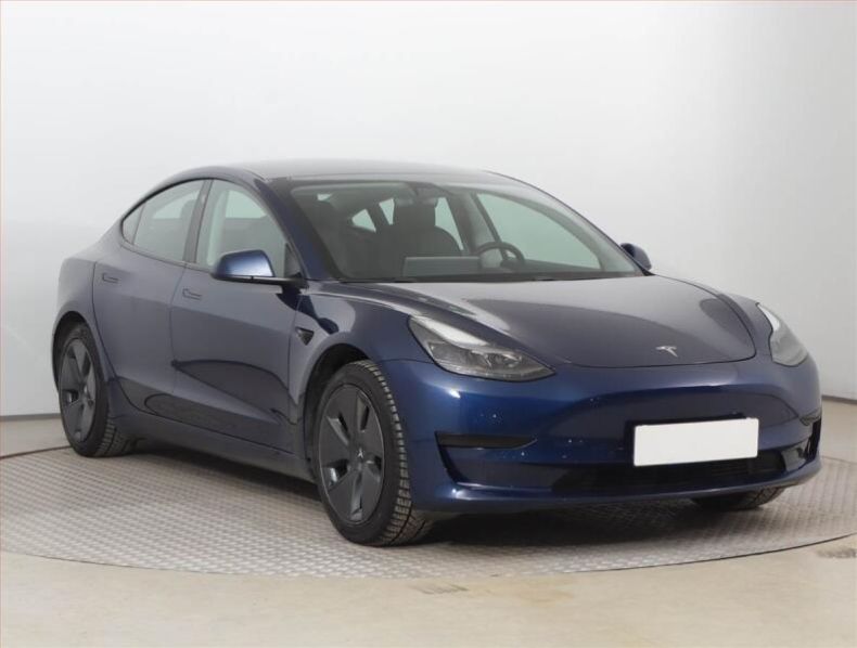 Tesla Model 3 - hlavní fotka