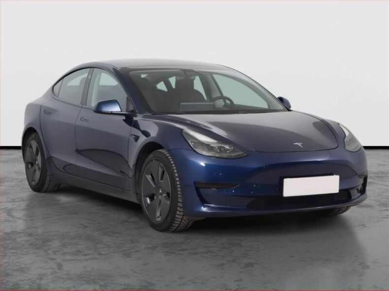 Tesla Model 3 - hlavní foto