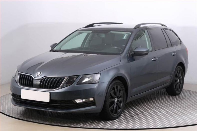 Škoda Octavia - hlavní fotka