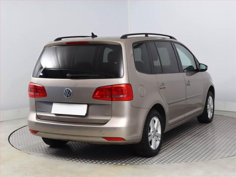 Volkswagen Touran - hlavní fotka