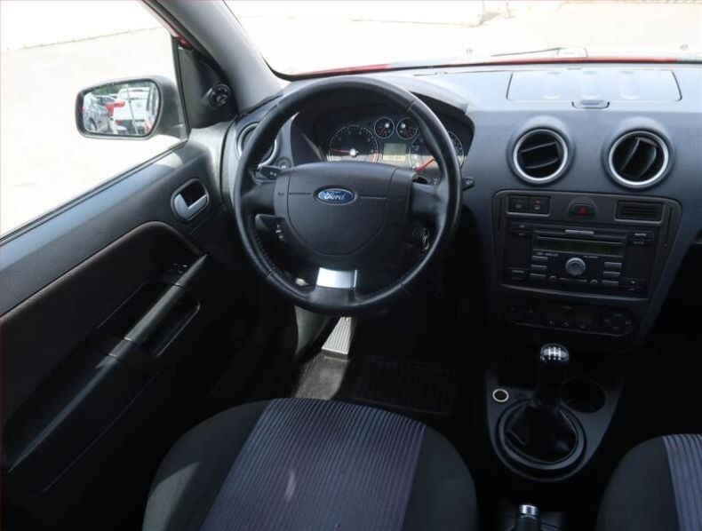 Ford Fusion - hlavní fotka