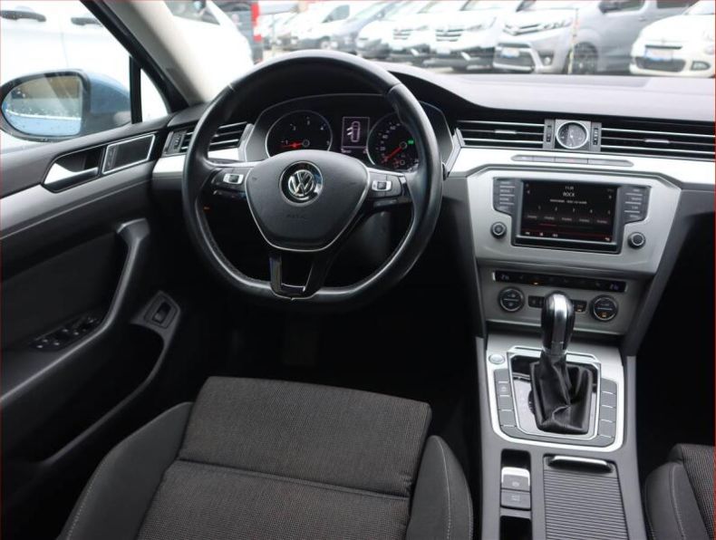 Volkswagen Passat - hlavní fotka