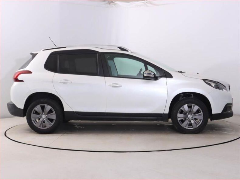 Peugeot 2008 - hlavní fotka