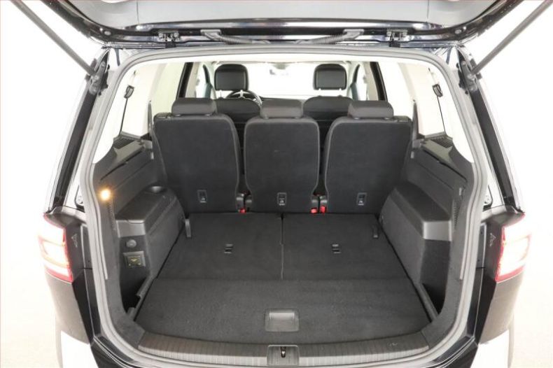 Volkswagen Touran - hlavní fotka