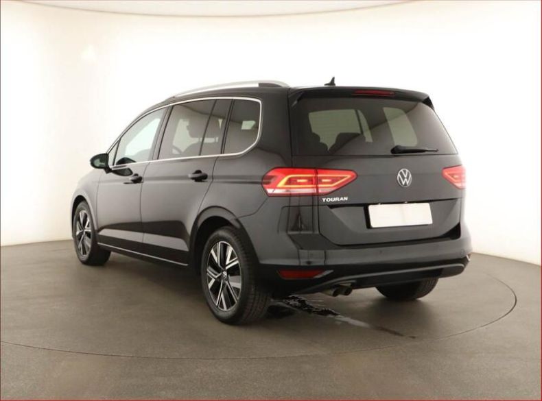Volkswagen Touran - hlavní fotka