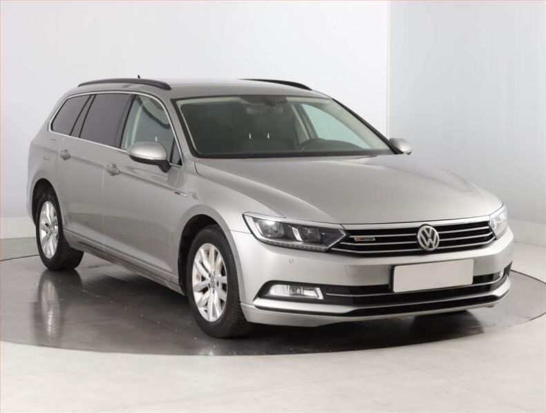 Volkswagen Passat - hlavní fotka inzerátu