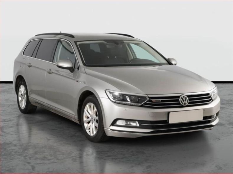 Volkswagen Passat - hlavní foto