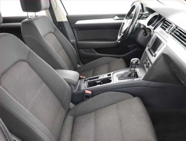 Volkswagen Passat - hlavní fotka