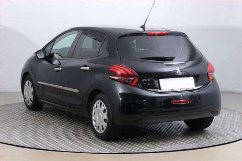 Peugeot 208 - hlavní fotka