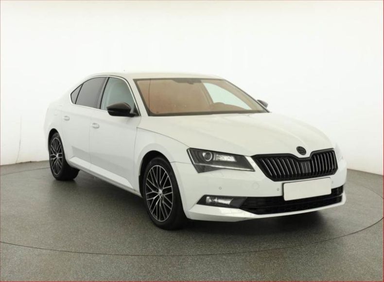Škoda Superb - hlavní foto