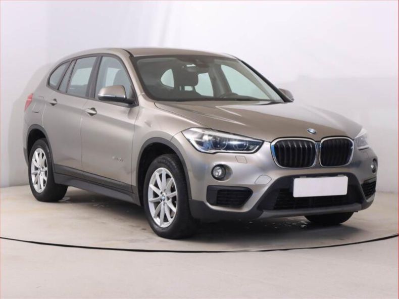 BMW X1 - hlavní foto