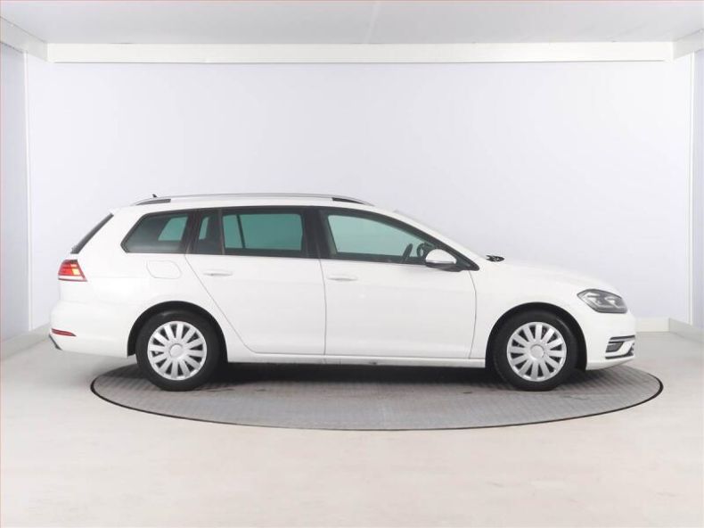 Volkswagen Golf - hlavní fotka