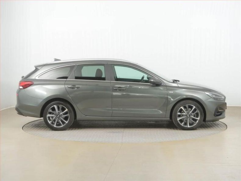 Hyundai i30 - hlavní fotka