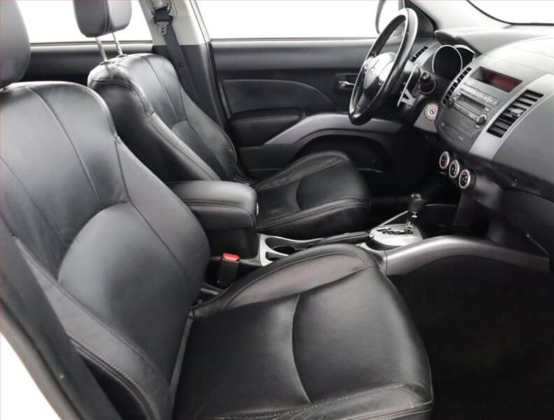 Mitsubishi Outlander - hlavní fotka