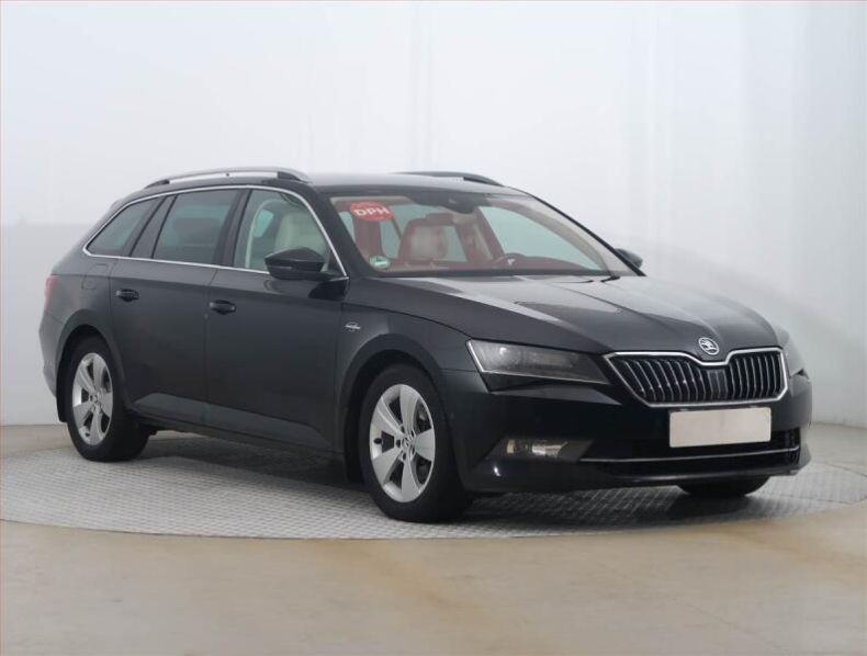 Škoda Superb - hlavní foto