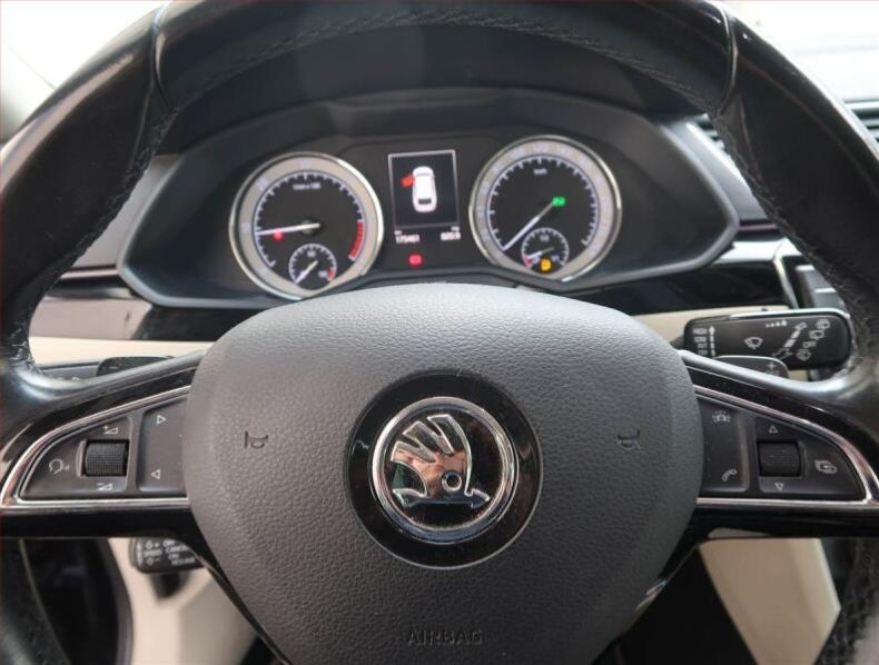 Škoda Superb - hlavní fotka