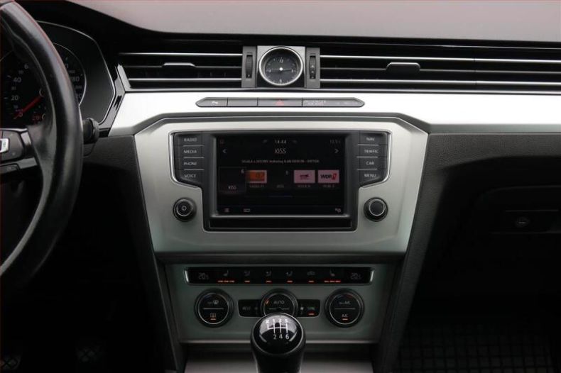 Volkswagen Passat - hlavní fotka